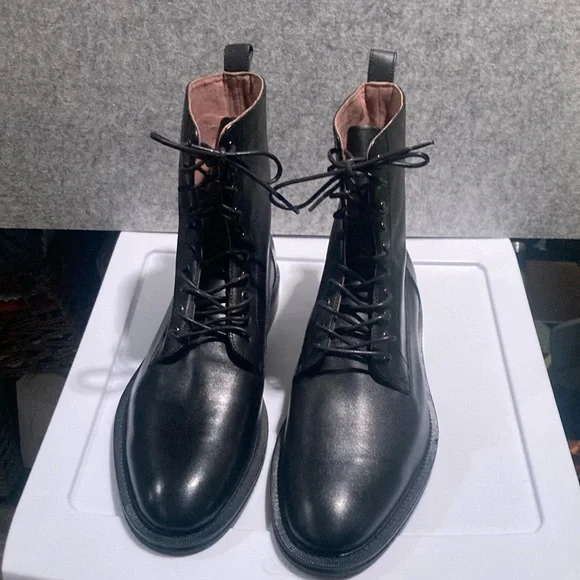 Men’s 12 Banana Republic Italian Men's Black Leather Lace Up Boots (New) - Picture 4 of 10